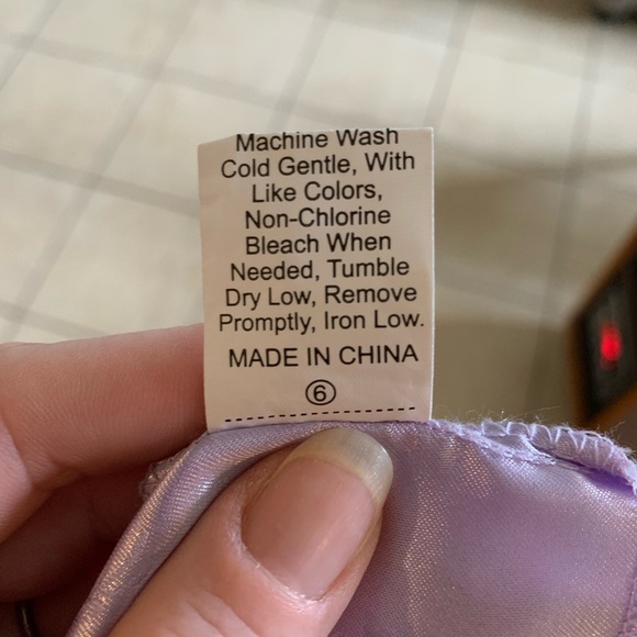 Halter Silk Tie Top Size small in lilac - Picture 10 of 12